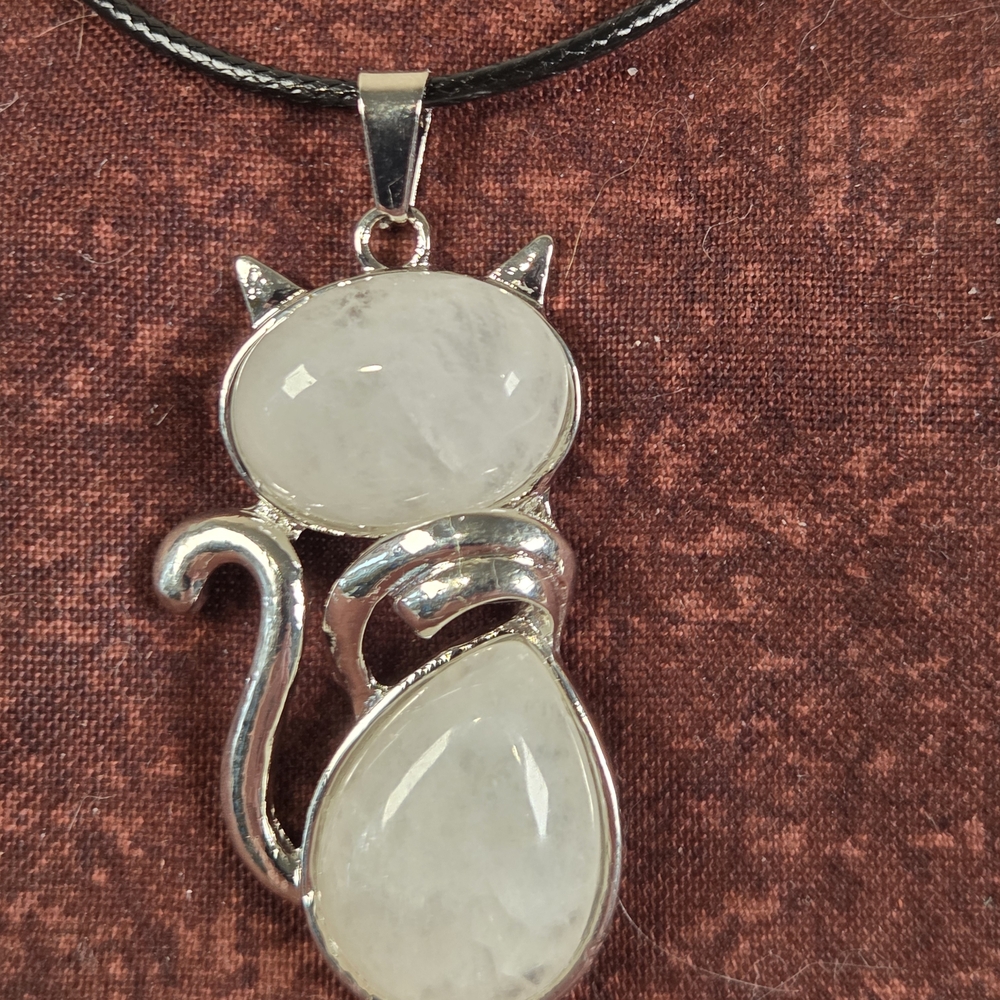 Elegant Silver Cat Pendant Necklace